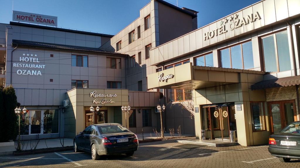 Hotel Ozana Bistriţa Exterior foto